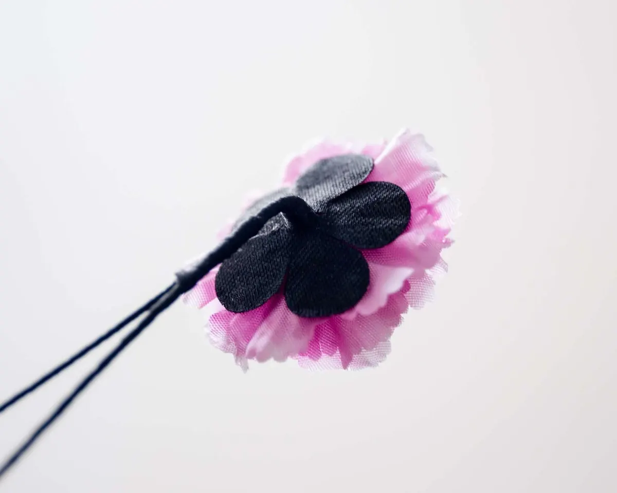 Boutonnière Nelke Magenta a Klein (Caryophyllaceae) - Ansicht 3