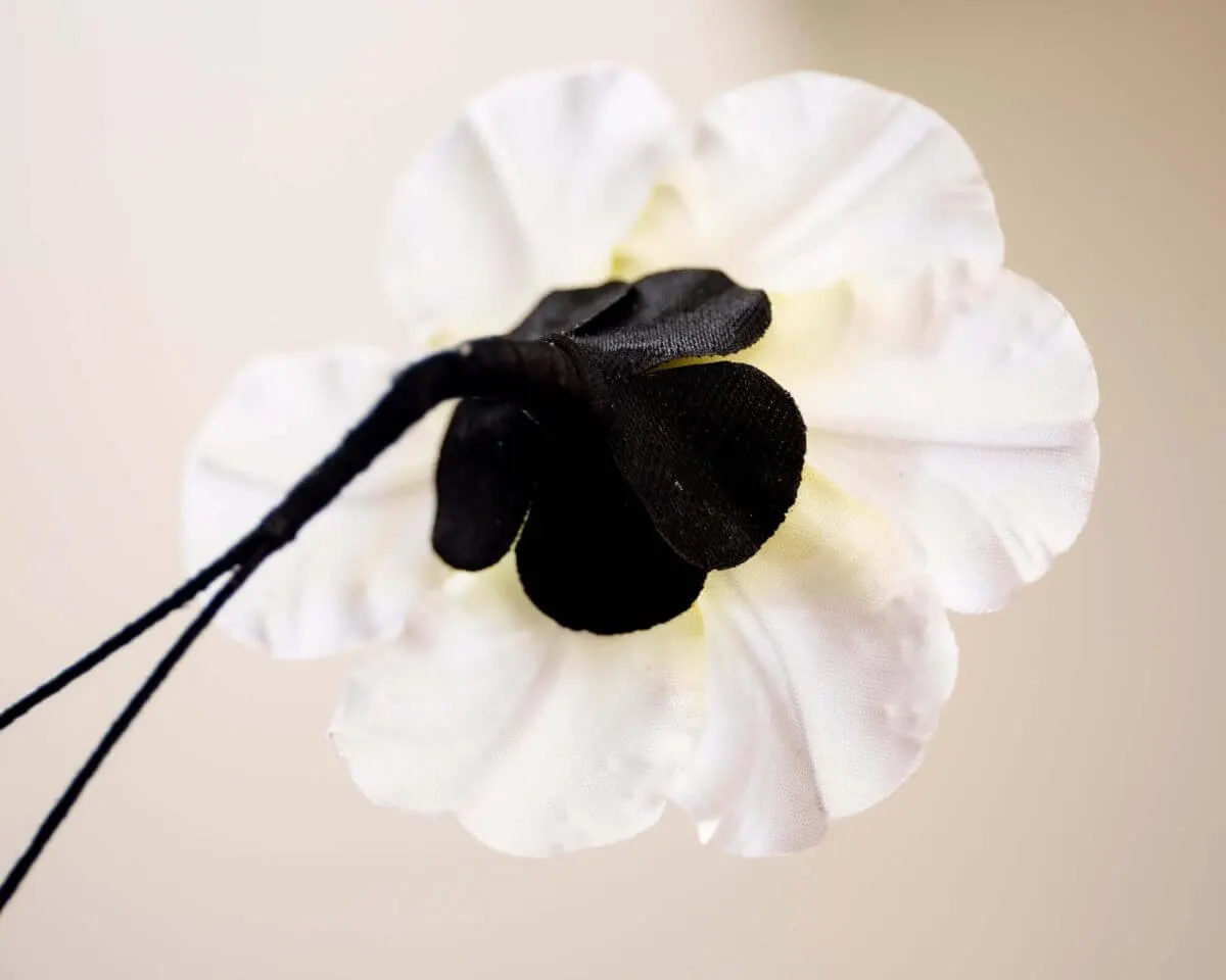 Boutonnière Anemone Weiß (Anemone coronaria 'Bride') - Ansicht 3
