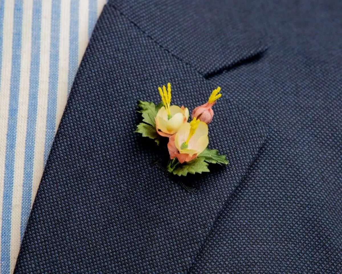 Boutonnière Bachnelkenwurz (Geum rivale)