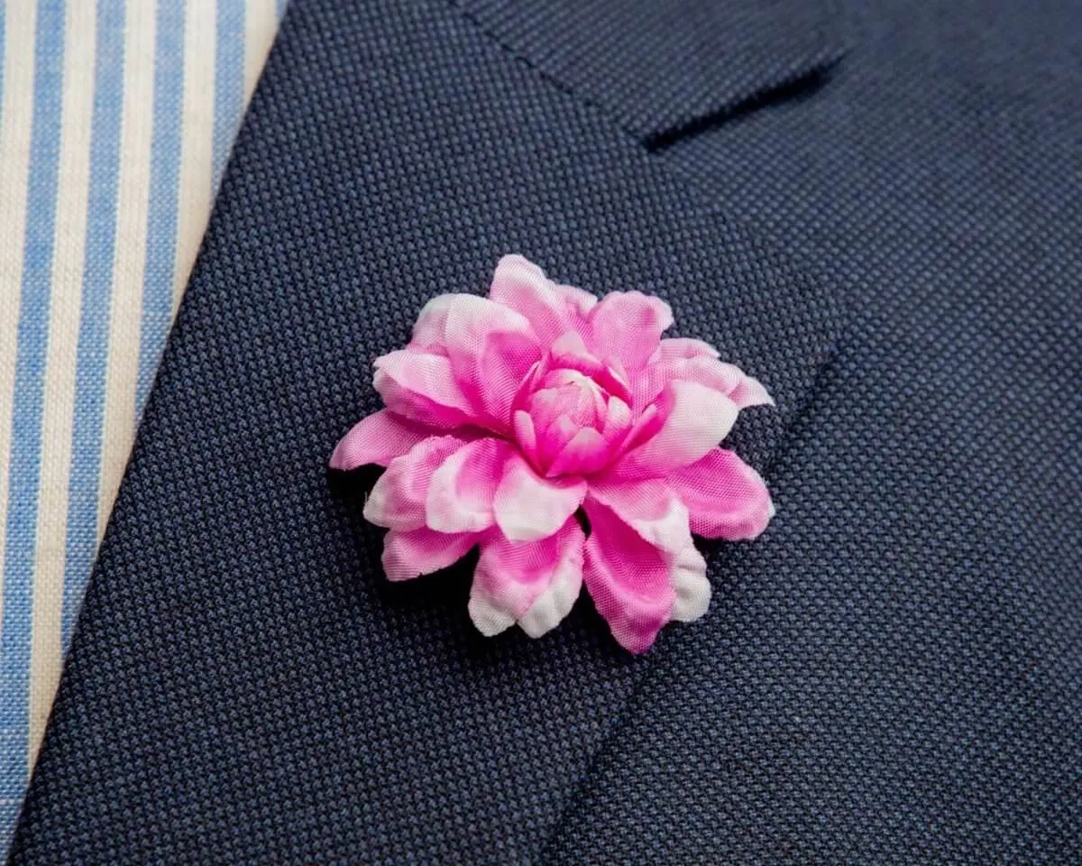 Boutonnière Dahlie Magenta (Dahlia magentum)