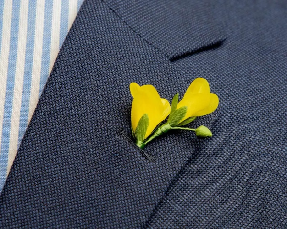 Boutonnière Freesie Gelb (Freesia flavum)
