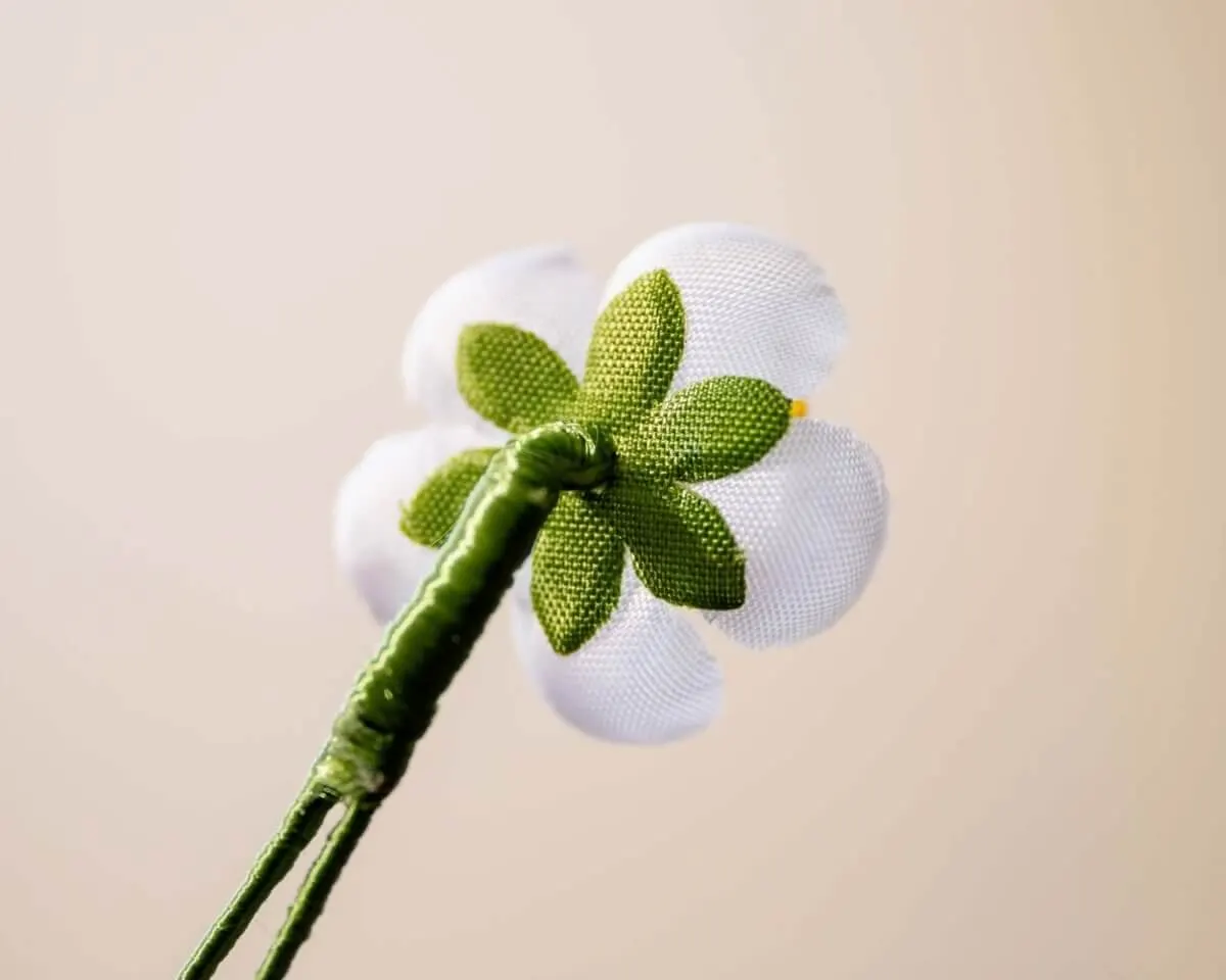 Boutonnière Kirschblüte Weiß Mini (jap. sakura) - Ansicht 3
