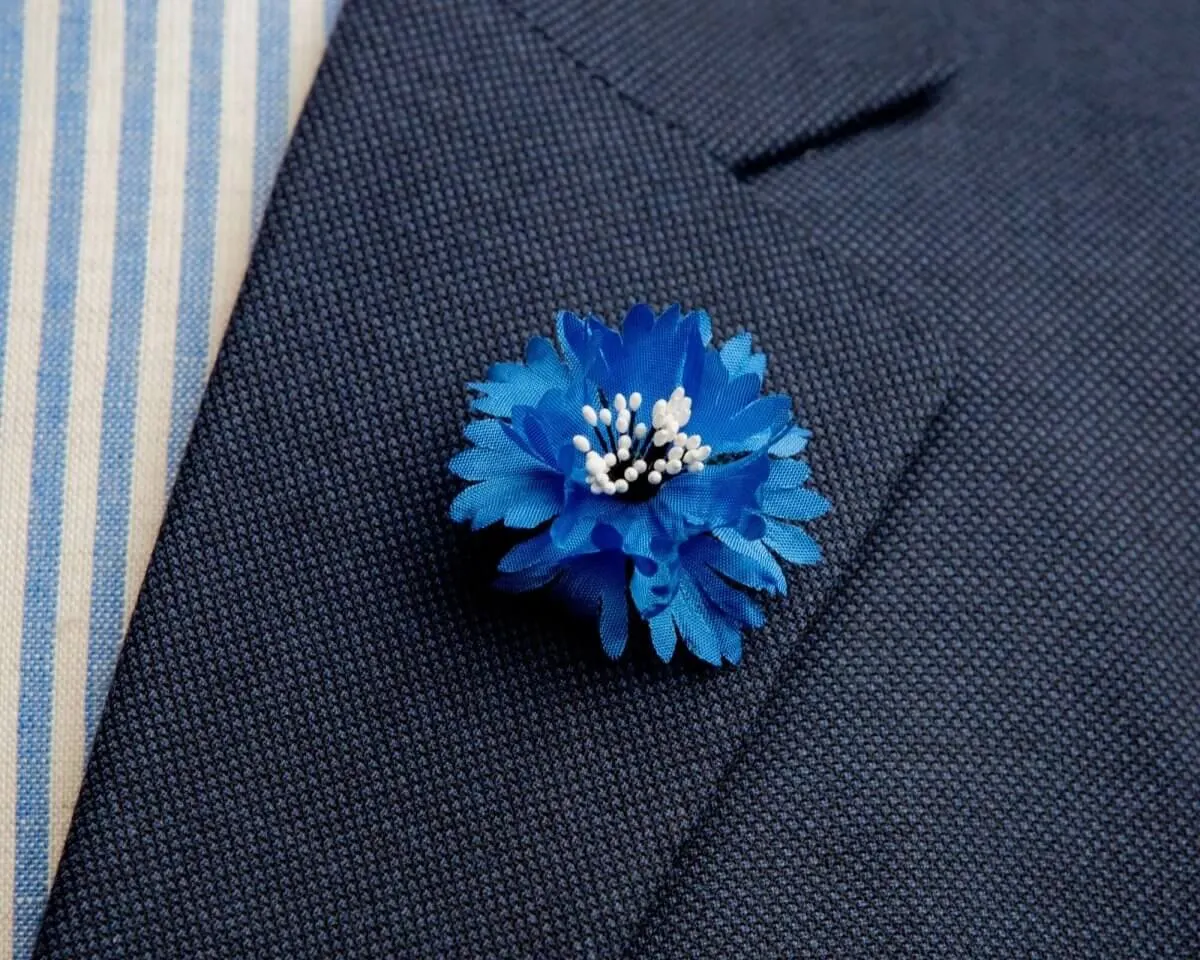 Boutonnière Kornblume Mittelblau (Cyanus segetum)