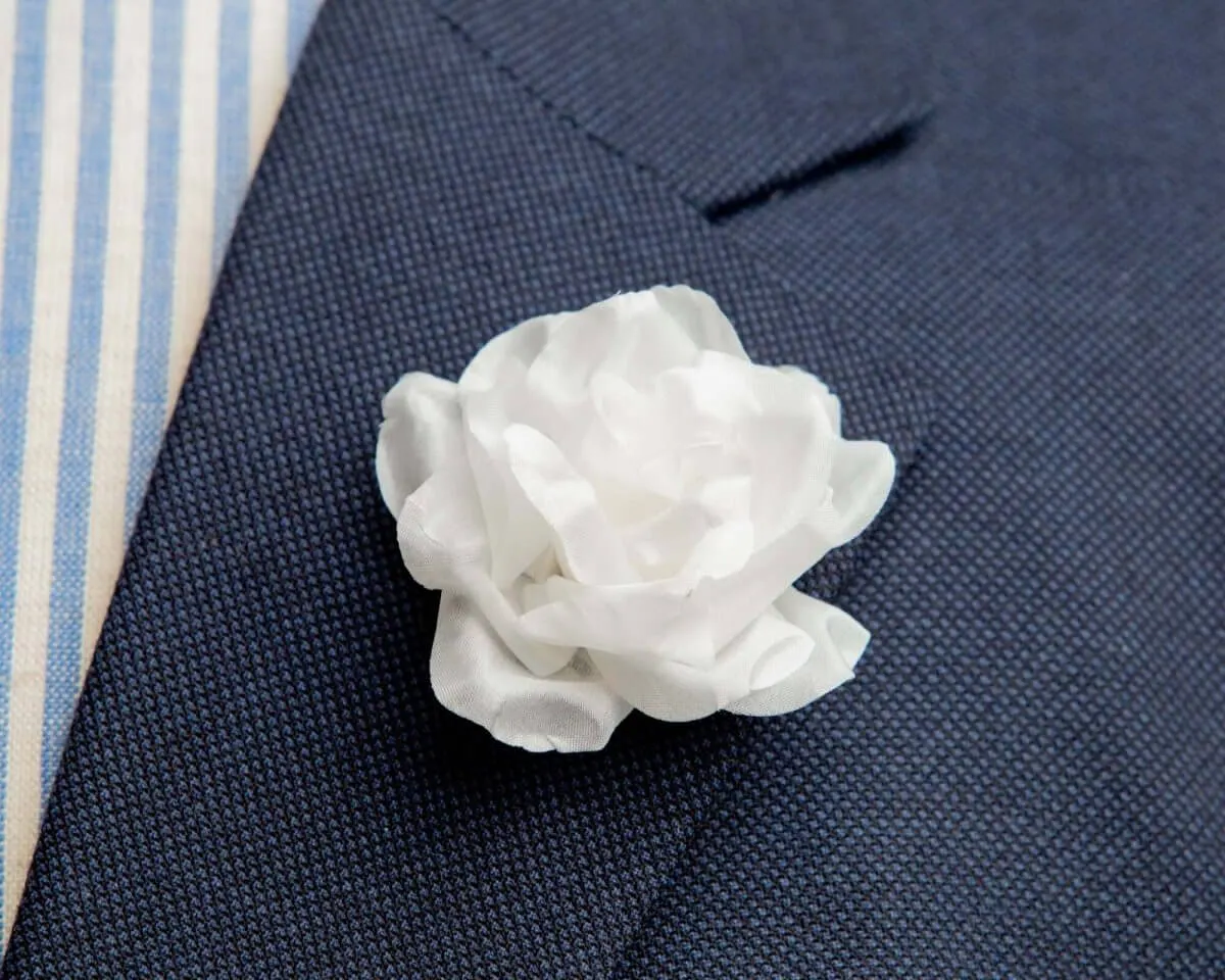 Boutonnière Rose Weiß (Rosa odorata)