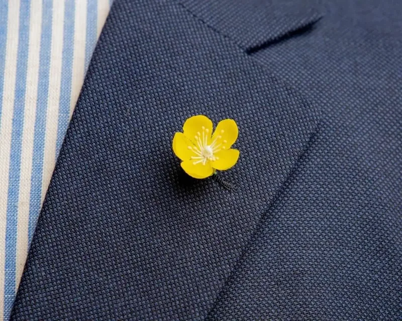 Boutonnière Butterblume Mini, Titelbild der Themenwelt Herr von Welt