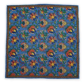Einstecktuch Crocodile Blue - Symbolbild, gezeigt ist: Einstecktuch Flowers Blue