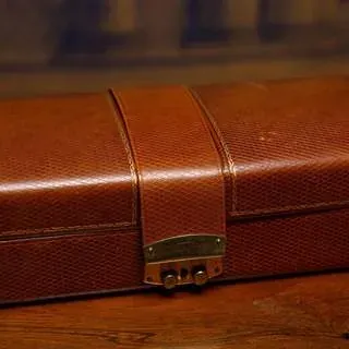 Cardigan red - representative image from the Finds category